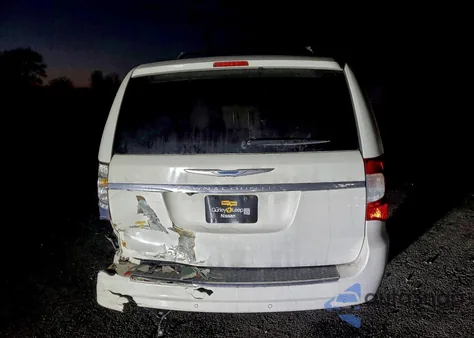 2013 Chrysler Town & Country Touring L z USA, uszkodzony, nr VIN 2C4RC1CG6DR534273